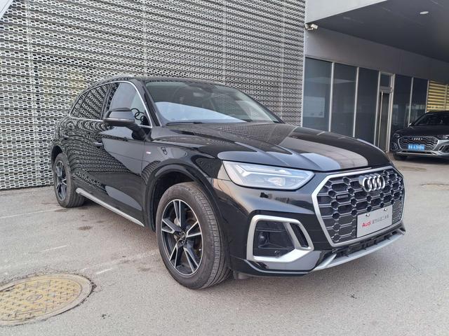 Audi Q5L 2023 40T Style Dynamic – фото 2