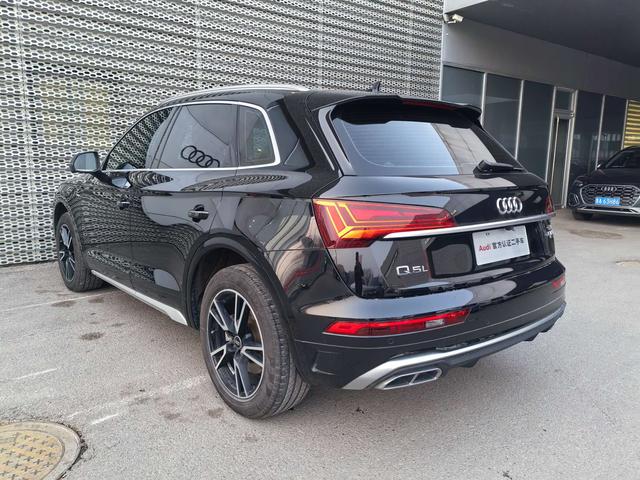 Audi Q5L 2023 40T Style Dynamic – фото 9