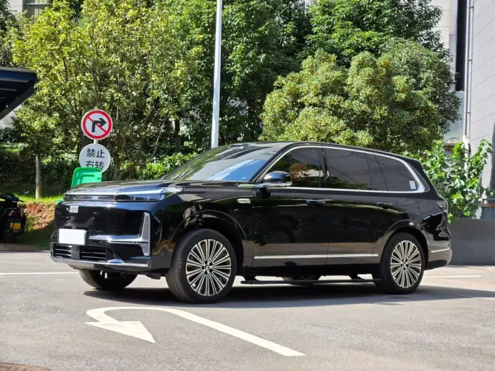 Geely M9 2025 Model 210km 4WD Pilot Edition