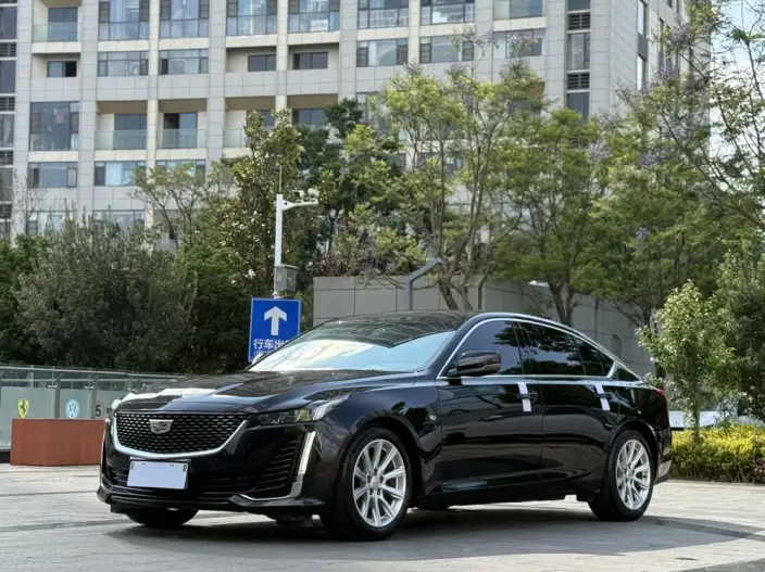 Cadillac CT5 2022 Model 28T Fashion Model