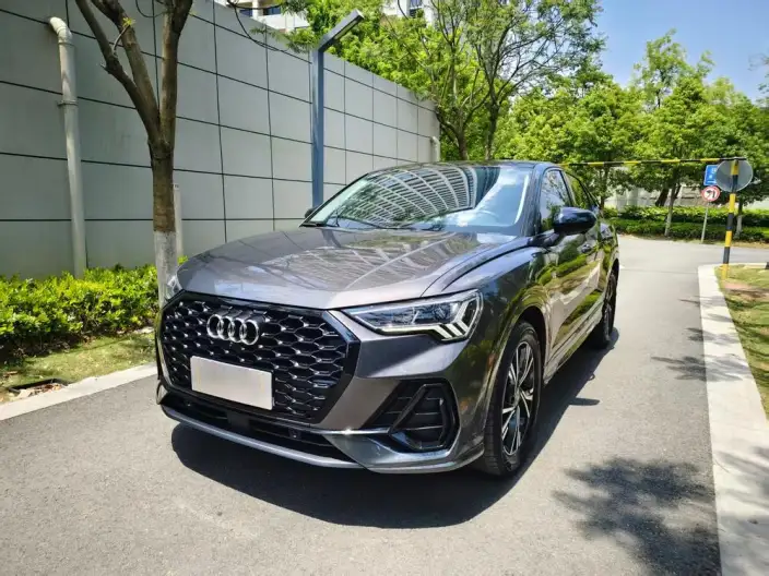 AUDI Q3 Sportback 2020 Model 40 TFSI Fashion Model