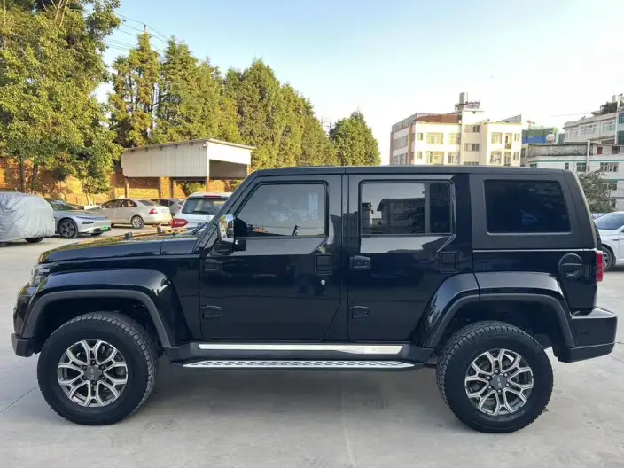 BAIC BJ40 2023 Model 2.0T Automatic 4WD City Hunter Edition Warrior Model