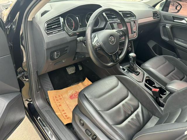 Volkswagen Tiguan L 2017 330 TSI Automatic FWD Comfort – фото 4