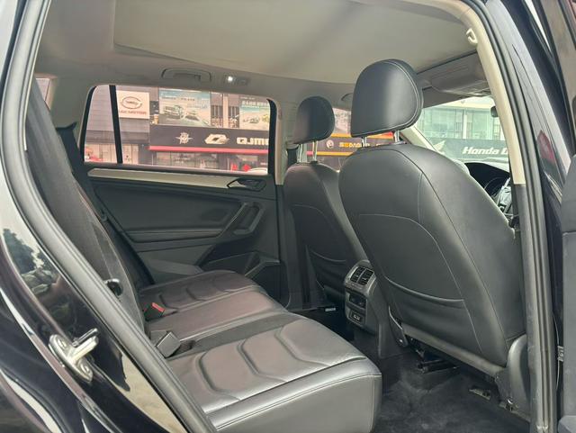 Volkswagen Tiguan L 2017 330 TSI Automatic FWD Comfort – фото 6