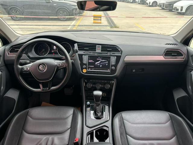 Volkswagen Tiguan L 2017 330 TSI Automatic FWD Comfort – фото 7