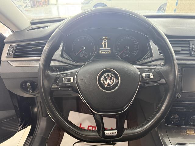 Volkswagen Passat 2017 330TSI DSG Prestige – фото 16