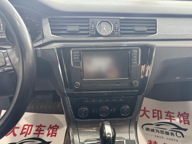 Volkswagen Passat 2017 330TSI DSG Prestige – фото 17
