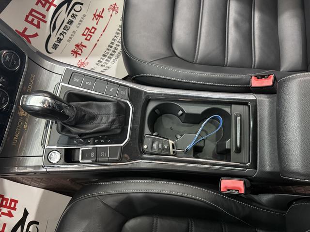 Volkswagen Passat 2017 330TSI DSG Prestige – фото 18