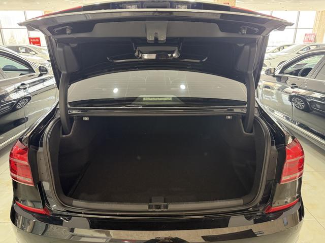 Volkswagen Passat 2017 330TSI DSG Prestige – фото 23