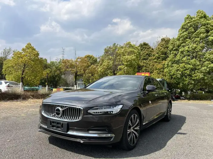 Volvo S90 2023 Model B5 Smart Range Deluxe Edition