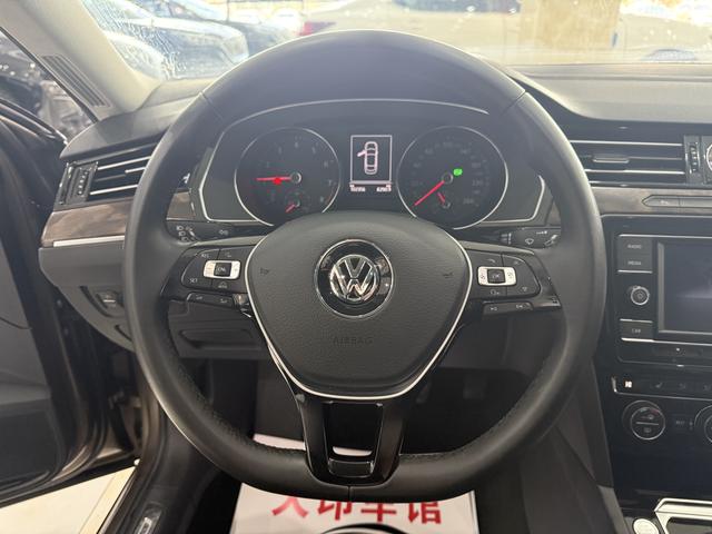 Volkswagen Magotan 2017 330TSI DSG Luxury – фото 15