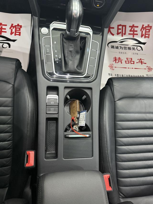 Volkswagen Magotan 2017 330TSI DSG Luxury – фото 17
