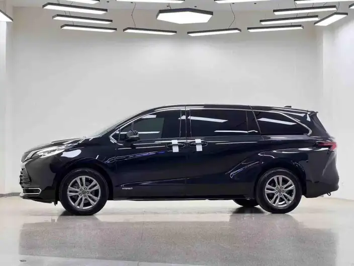 Toyota Sienna 2023 Model Hybrid 2.5L Comfort Edition
