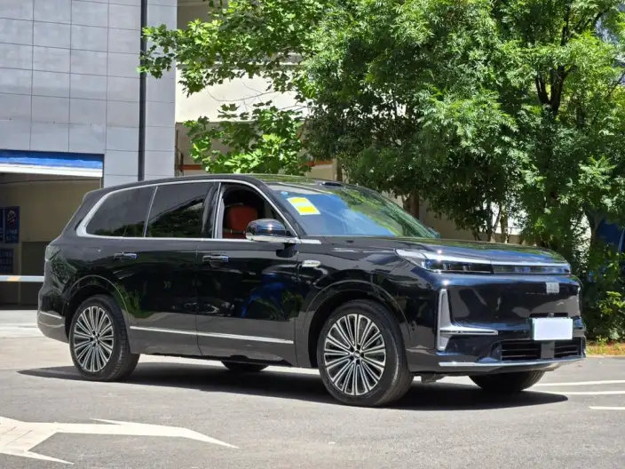 Geely M9 2025 Model 210km 4WD Pilot Edition