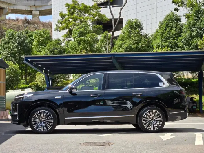 Geely M9 2025 Model 210km 4WD Pilot Edition