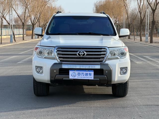 Toyota Land Cruiser 2012 4.0L Automatic VX – фото 3