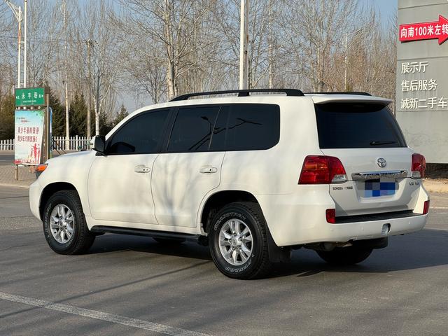 Toyota Land Cruiser 2012 4.0L Automatic VX – фото 7