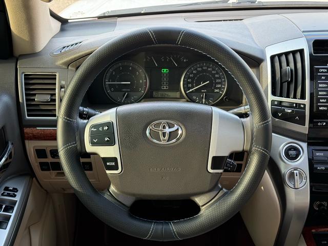 Toyota Land Cruiser 2012 4.0L Automatic VX – фото 8