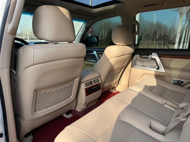 Toyota Land Cruiser 2012 4.0L Automatic VX – фото 13