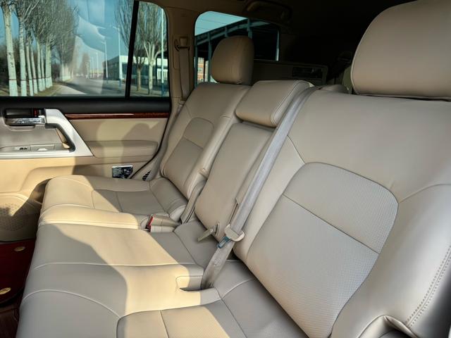 Toyota Land Cruiser 2012 4.0L Automatic VX – фото 14