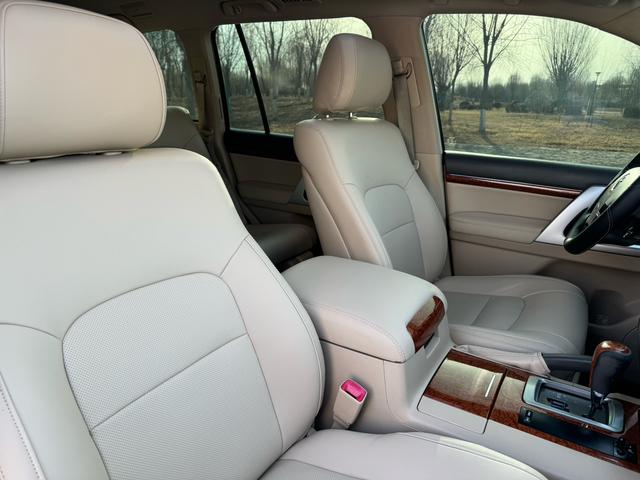 Toyota Land Cruiser 2012 4.0L Automatic VX – фото 16