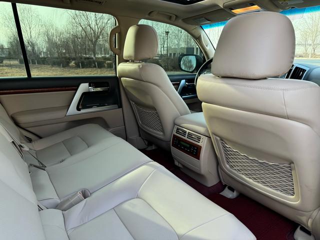 Toyota Land Cruiser 2012 4.0L Automatic VX – фото 17