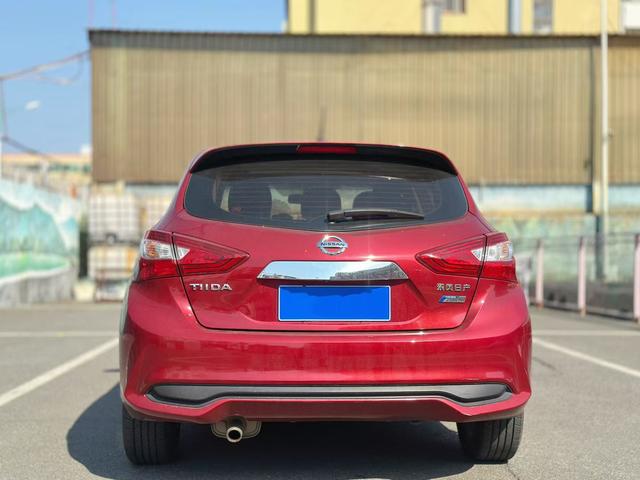 Nissan Tiida 2016 1.6L CVT Cool Move – фото 9