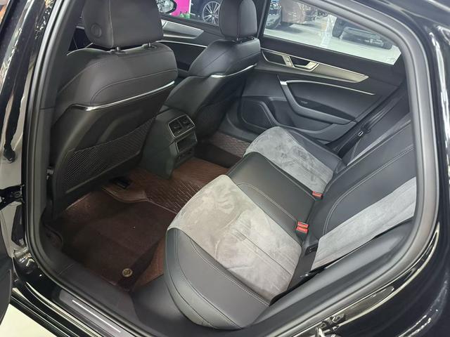 Audi A6L 2022 40 TFSI Luxury Sport – фото 7
