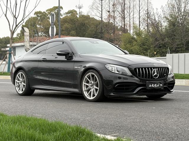 Mercedes-Benz C-Class AMG Модель 2019 года AMG C 63 Coupe – фото 3