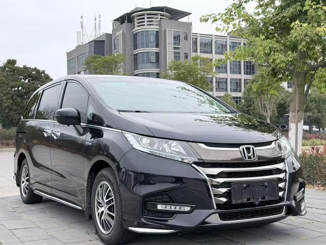 Honda Odyssey 2021 2.0L Hybrid Comfort – фото 3