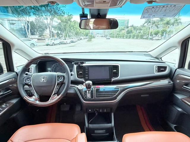 Honda Odyssey 2021 2.0L Hybrid Comfort – фото 4