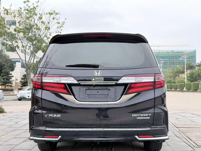 Honda Odyssey 2021 2.0L Hybrid Comfort – фото 8