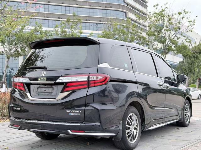 Honda Odyssey 2021 2.0L Hybrid Comfort – фото 9