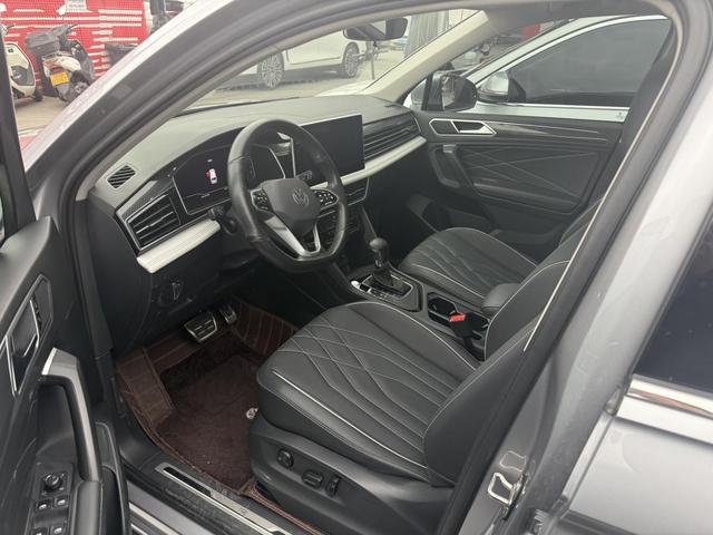 Volkswagen Tiguan L 2022 330TSI Automatic 2WD R-Line Enjoy – фото 3