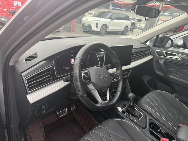 Volkswagen Tiguan L 2022 330TSI Automatic 2WD R-Line Enjoy – фото 6