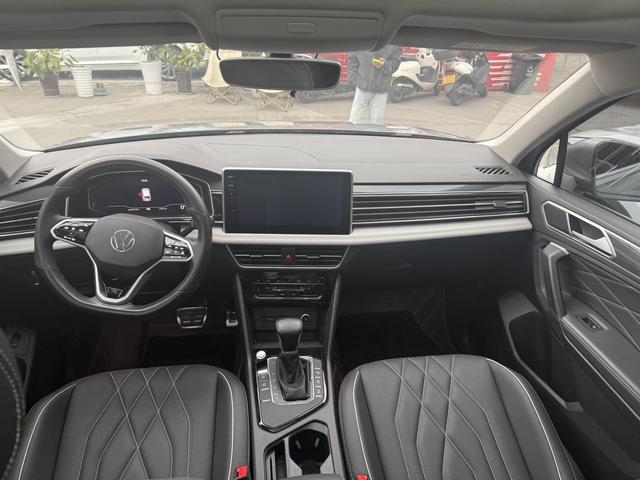 Volkswagen Tiguan L 2022 330TSI Automatic 2WD R-Line Enjoy – фото 9