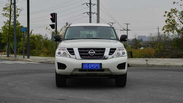 Nissan Patrol 2017 модификация 4.0L автоматическое 4WD 7 seat параллельный импорт Imported – фото 5
