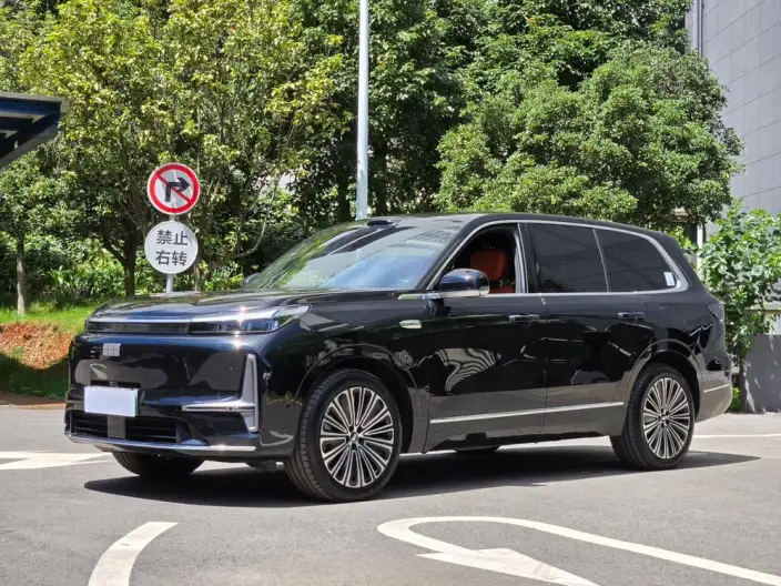 Geely M9 2025 Model 210km 4WD Pilot Edition