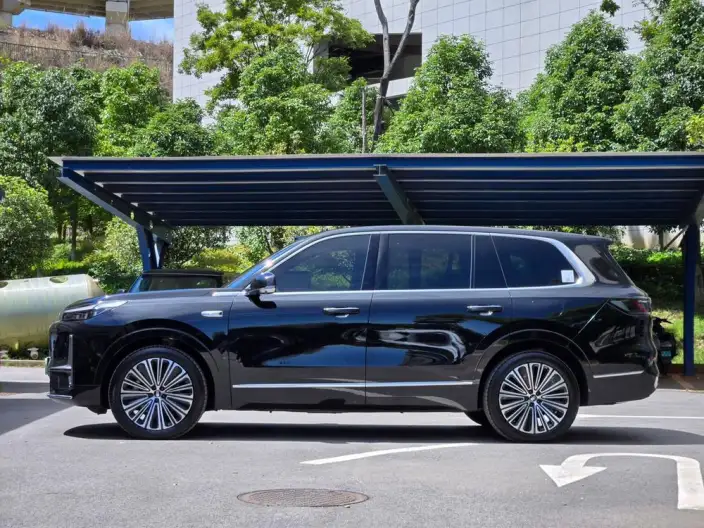 Geely M9 2025 Model 210km 4WD Pilot Edition
