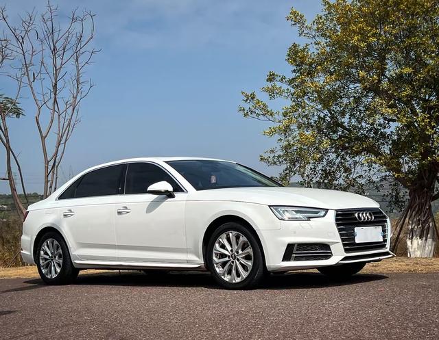 Audi A4L 2019 40 TFSI Entry China VI – фото 3