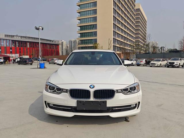 BMW 3 Series 2014 320Li Fashion – фото 2