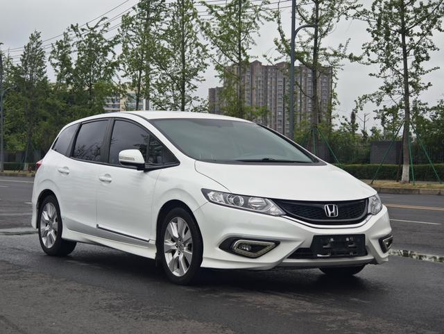 Honda Jade 2014 модификация 1.8L автоматическое Com f ort Elite Edition 5 seat – фото 2