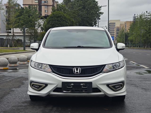 Honda Jade 2014 модификация 1.8L автоматическое Com f ort Elite Edition 5 seat – фото 4