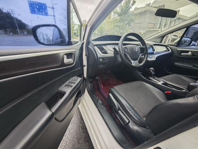 Honda Jade 2014 модификация 1.8L автоматическое Com f ort Elite Edition 5 seat – фото 10