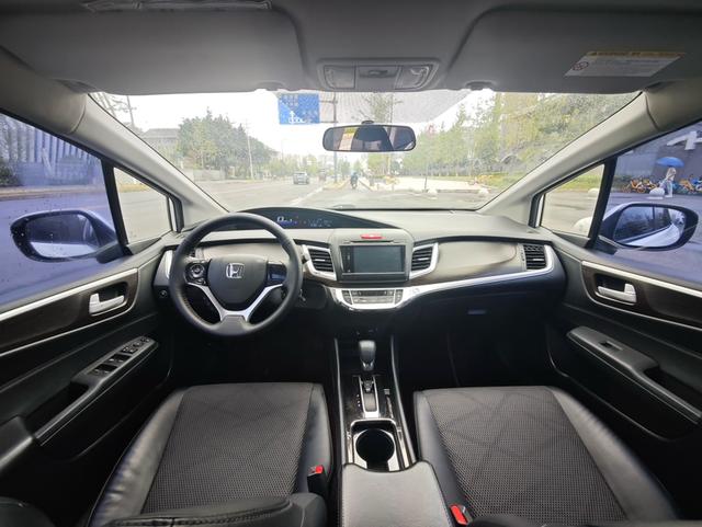Honda Jade 2014 модификация 1.8L автоматическое Com f ort Elite Edition 5 seat – фото 11
