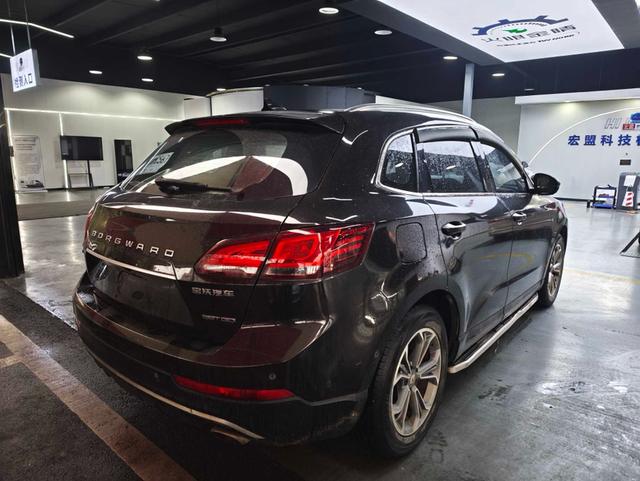 BORGWARD BX7 Модель 2018 года 28T 2WD Premium 5 seat National V – фото 3
