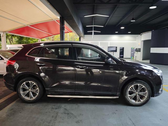 BORGWARD BX7 Модель 2018 года 28T 2WD Premium 5 seat National V – фото 4