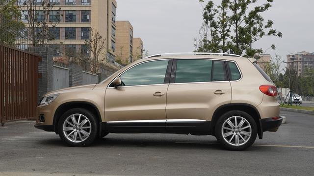 Volkswagen Tiguan 2012 модификация 2.0TSI автоматическое 4WD Ultimate Edition – фото 3