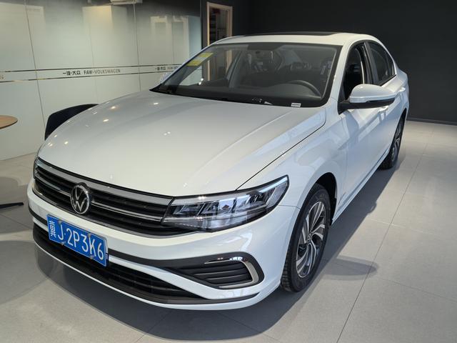 Volkswagen Bora 2025 Model 200TSI DSG Joy PRO Edition – фото 1