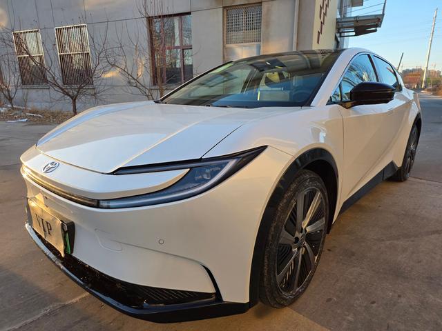 TOYOTA bZ5 2025 модификация 550 PRO
